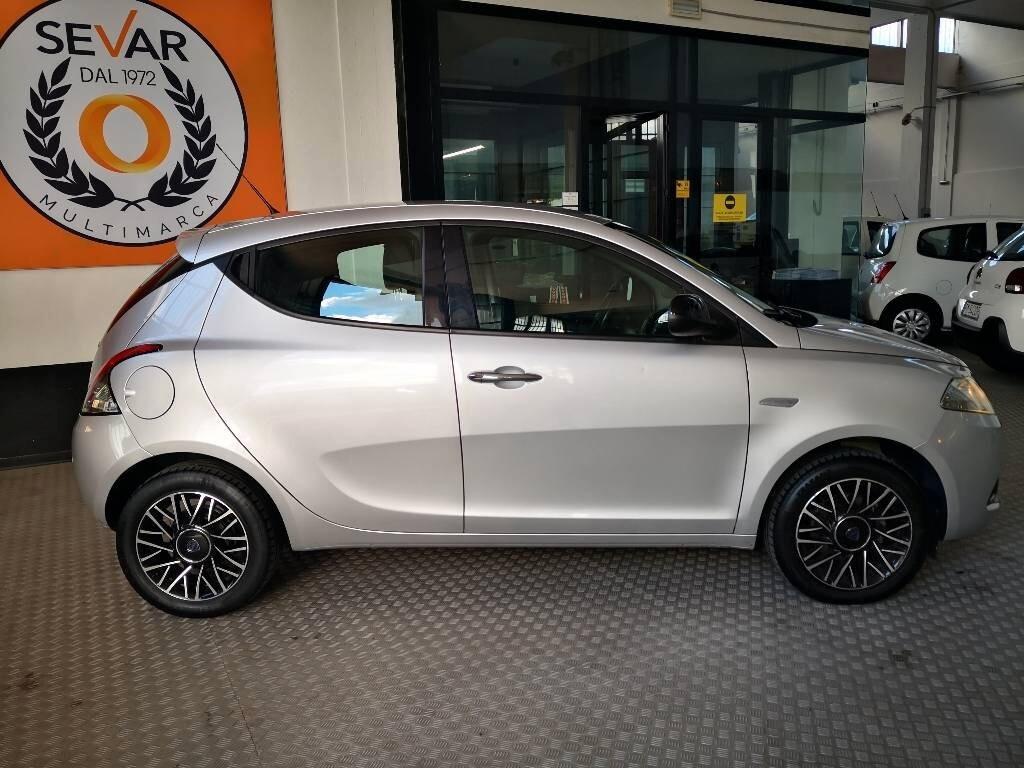 Lancia Ypsilon 1.2 69 CV 5 porte S&S Gold