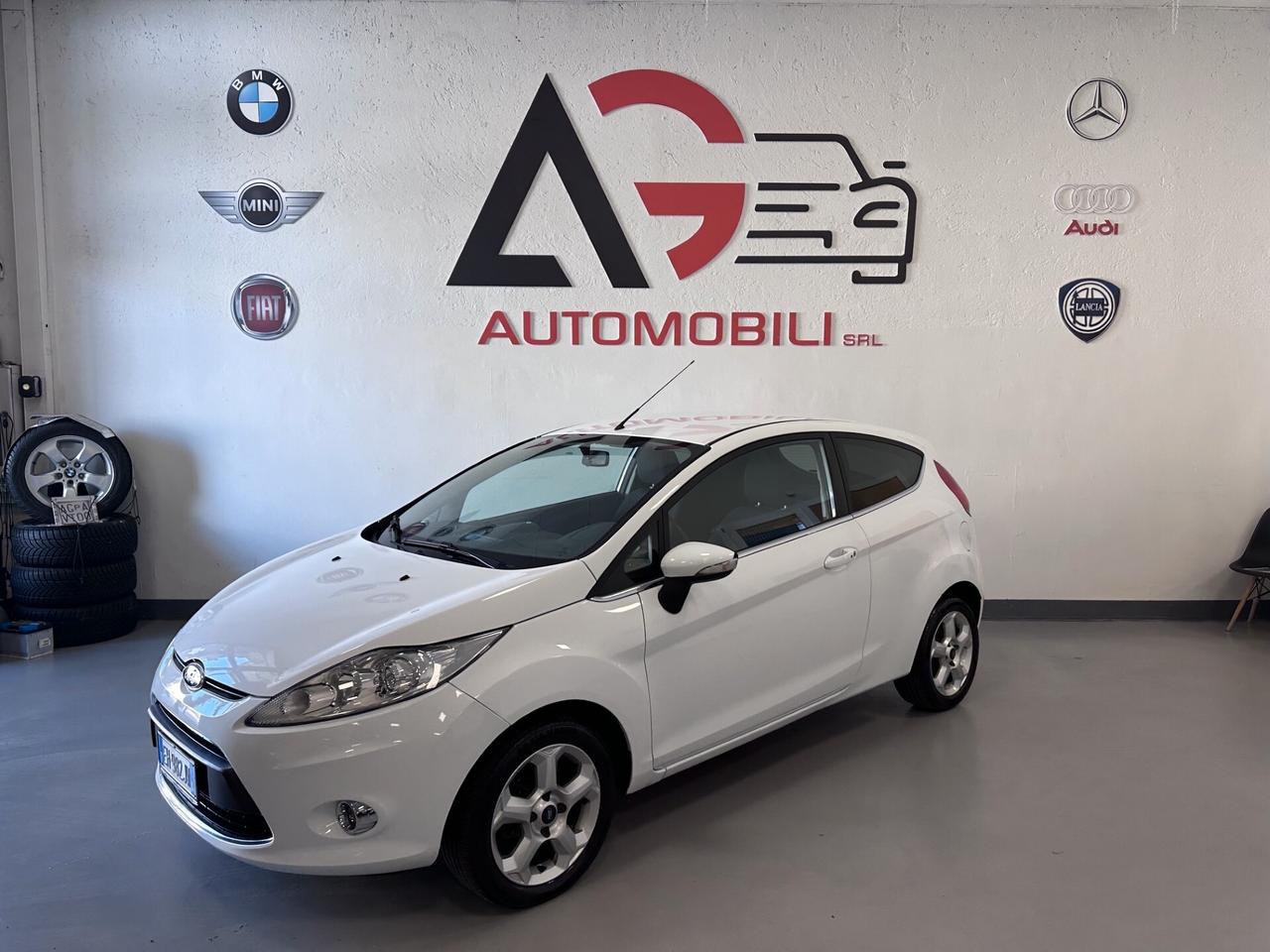 FORD FIESTA 1.4 BENZINA GPL
