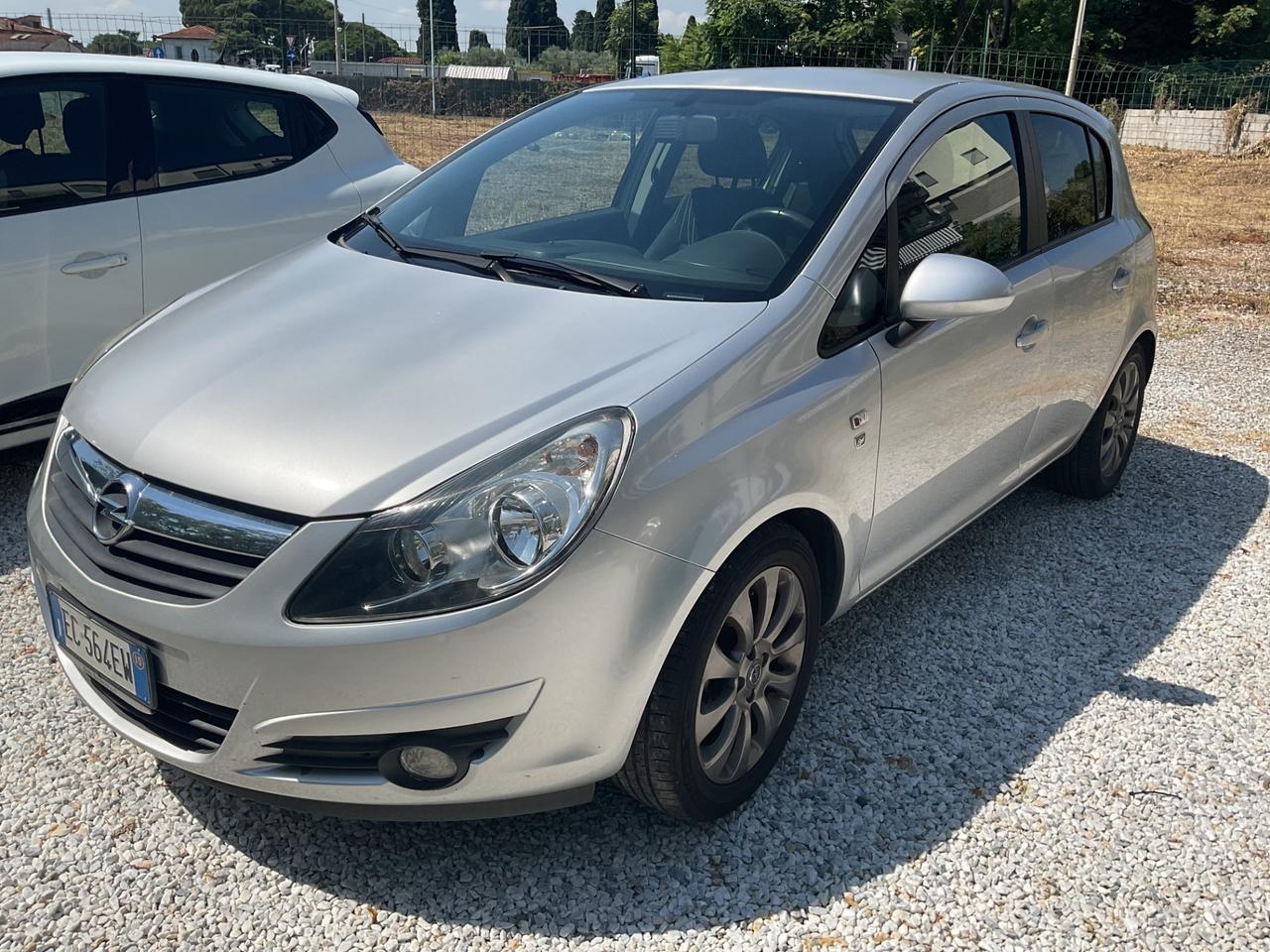 Opel Corsa 1.2 5 porte Cosmo