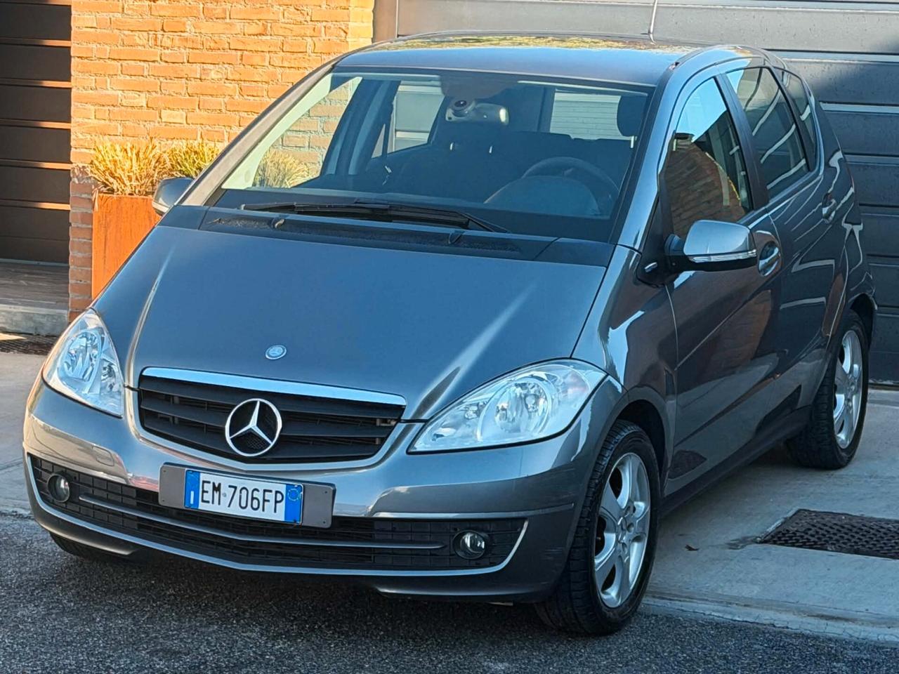 Mercedes A 160i-135.000km-Tag.Cert-Garanzia-2011