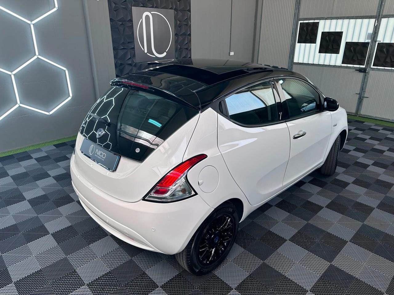 Lancia Ypsilon 1.2 69 CV 5 porte Platinum