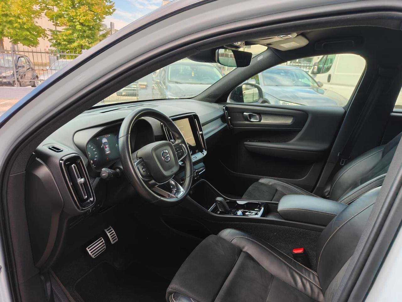 Volvo XC40 T5 Recharge Plug-in Hybrid automatico Plus Dark