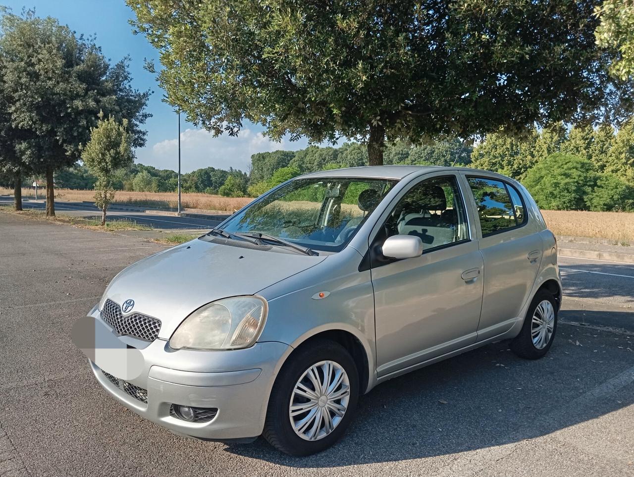 Toyota Yaris 1.0i 16V cat 5 porte Neopatentati