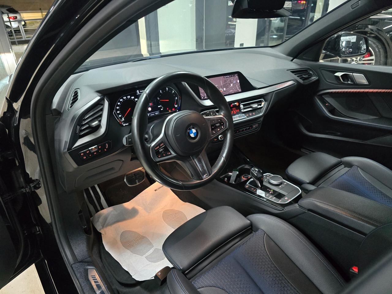 Bmw 118 118d 5p. Msport