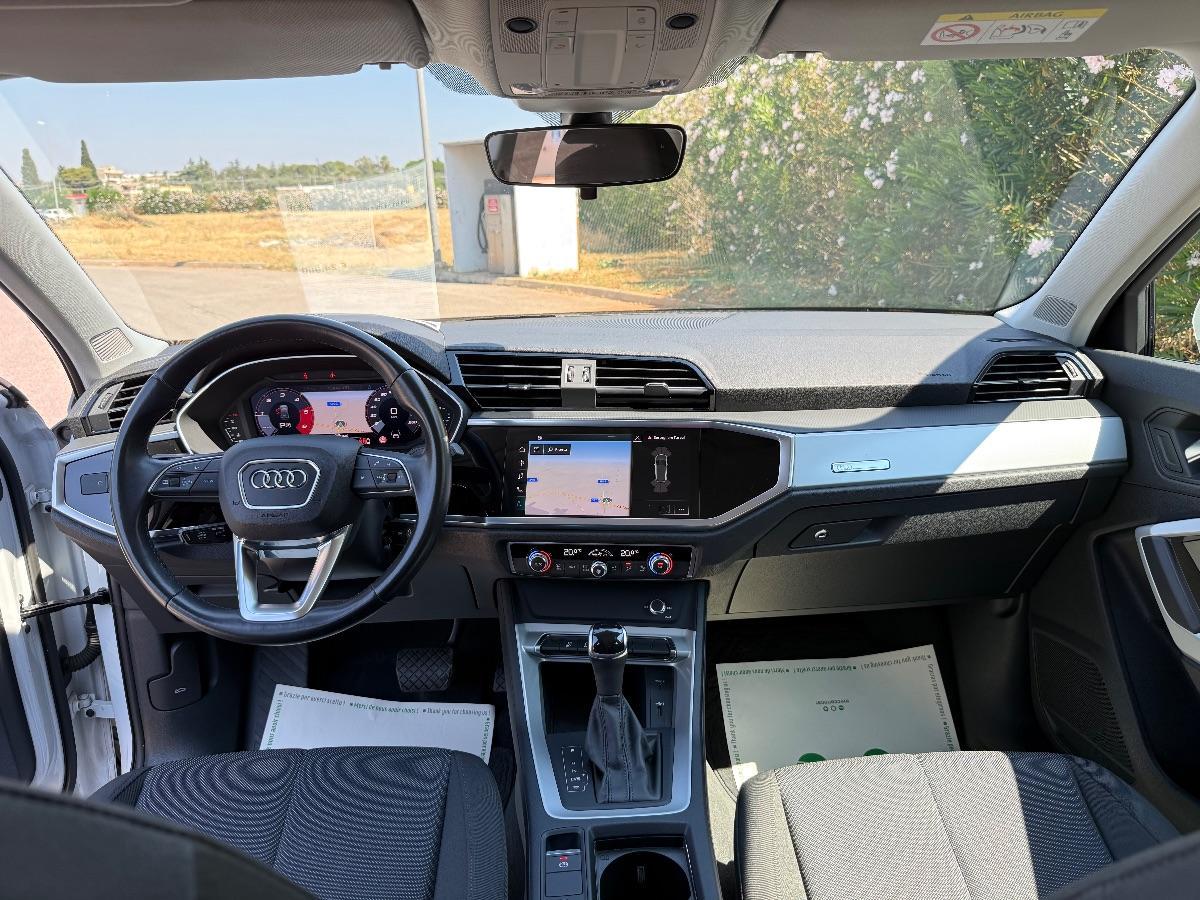 AUDI - Q3 - 35 TDI S tronic Business Advanced