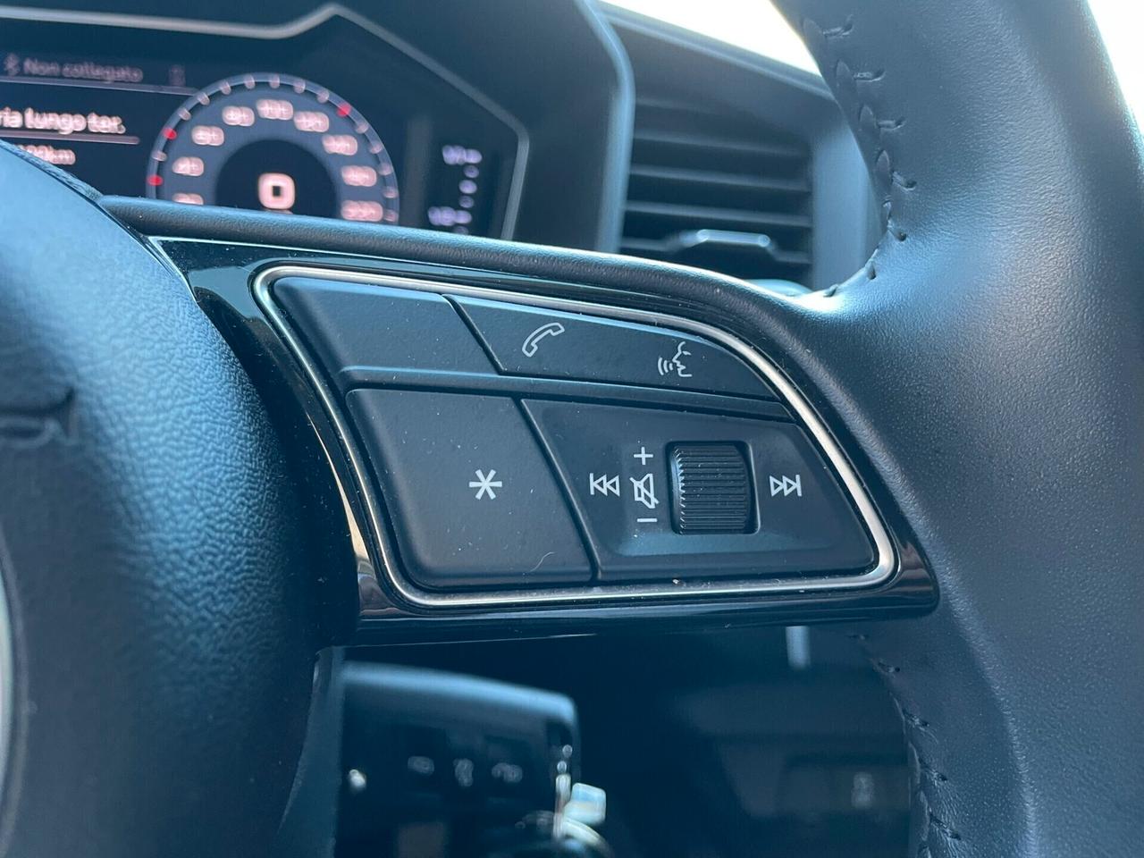 AUDI A1 SPTB IDENTITY CONTRAST 25TFSI 95cv