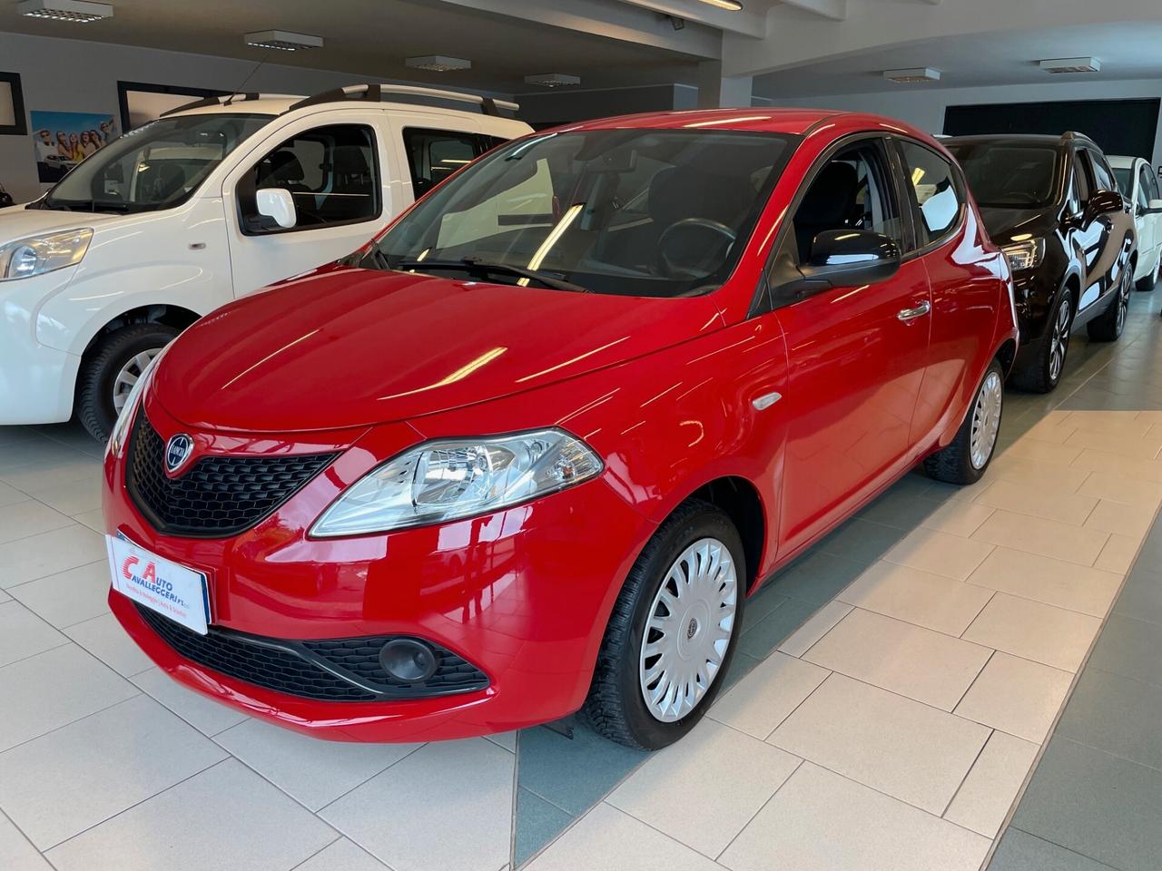 Lancia Ypsilon 1.2 69 CV 5 porte S&S Gold