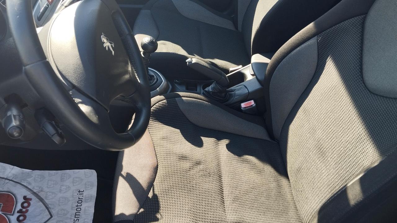 PEUGEOT 308 1.6 DIESEL-2011
