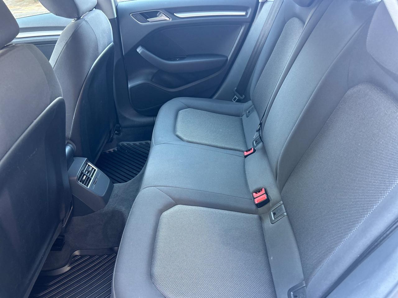Audi A3 1600 tdi 115 cv sport
