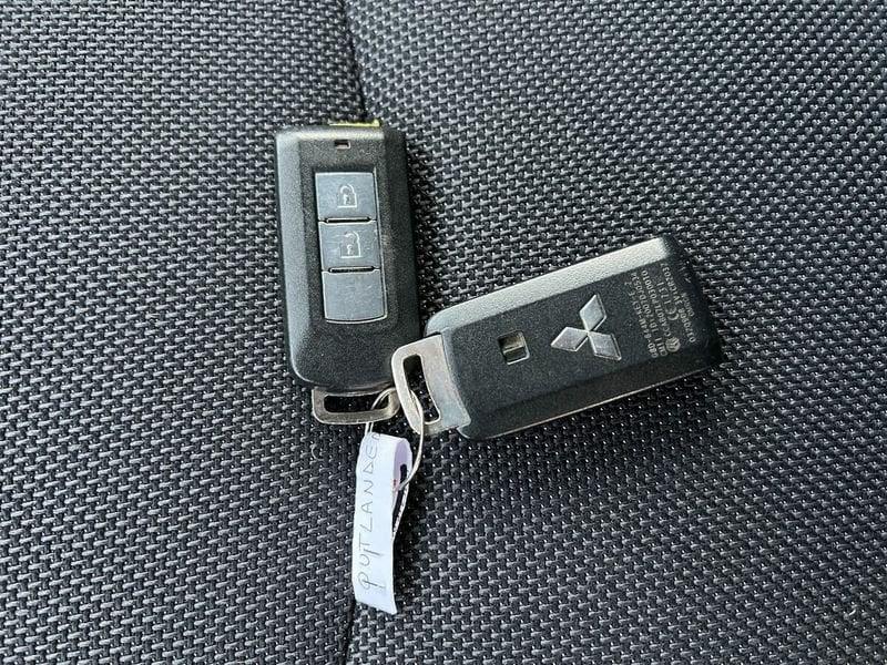 Mitsubishi Outlander Outlander 2.2 DI-D TC-SST Instyle DPF 7p