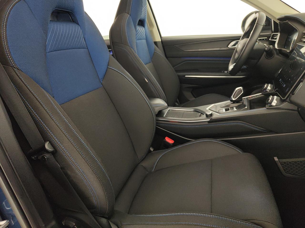 LYNK&CO 01 1.5 td phev auto