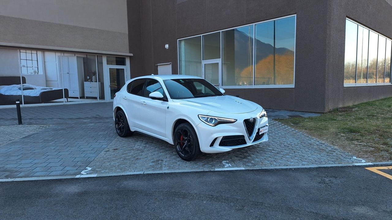 Alfa Romeo Stelvio Quadrifoglio IVA ESPOSTA tagliandi certificati