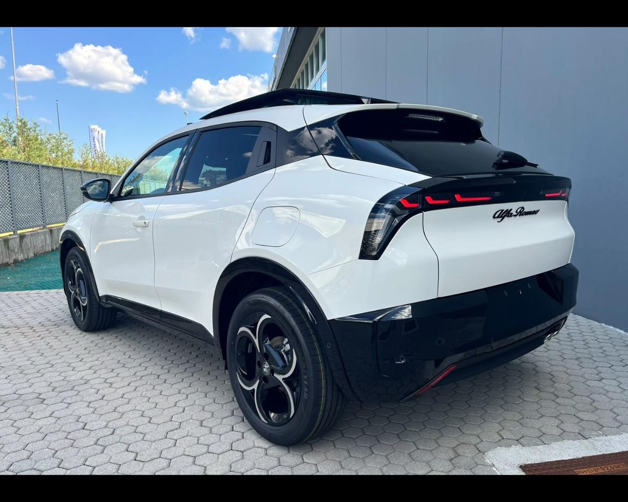 Alfa Romeo Junior 1.2 HYBRID 145cv edct6 TETTO PANORAMICO APRIBILE