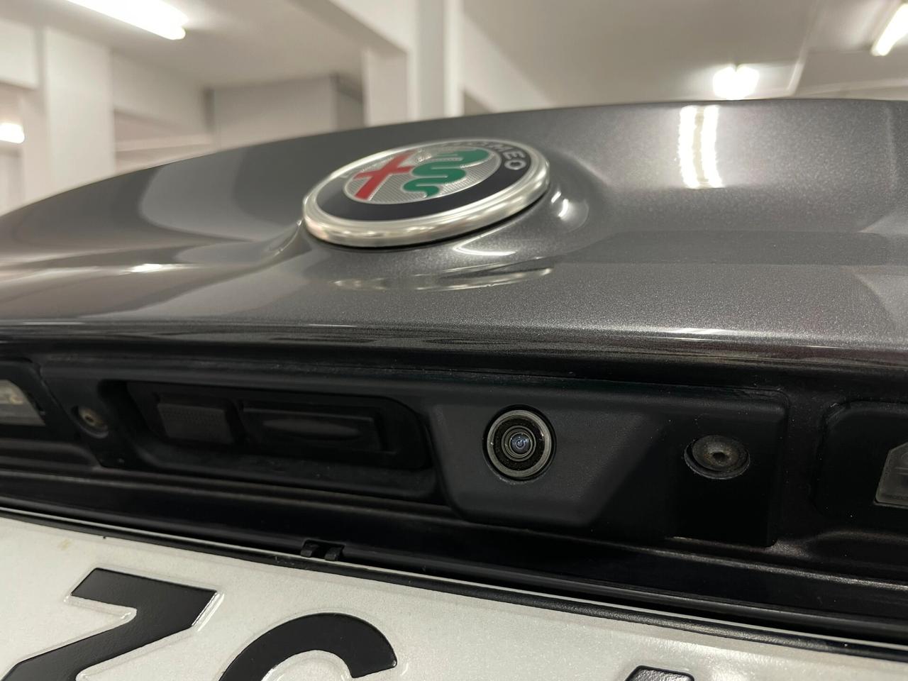 Alfa Romeo Giulia BLINDATA 2.0 T 280 CV AT8 PELLE NAVI RETROCAMERA