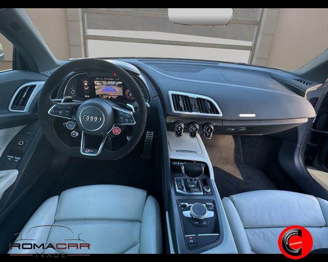 AUDI R8 Coupé V10 RWD S tronic performance