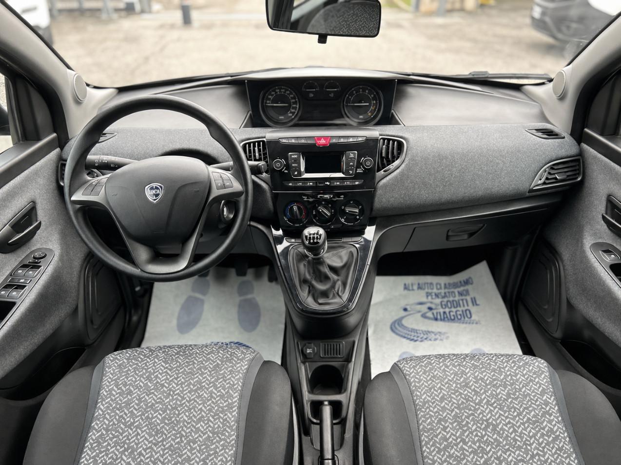 Lancia Ypsilon 1.0 firefly hybrid Silver Plus s&s 70cv