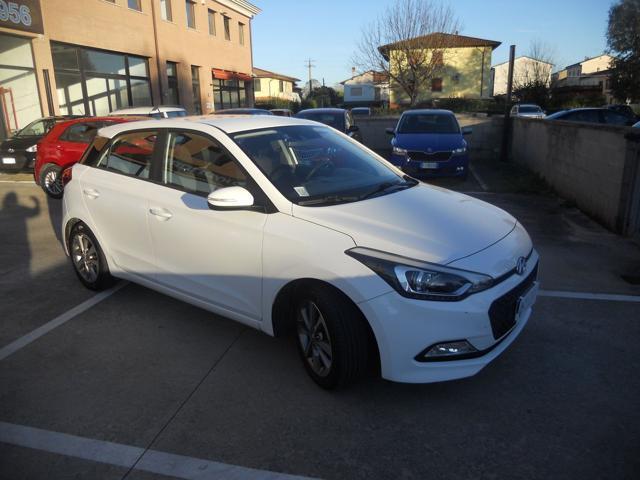HYUNDAI i20 1.2 84 CV 5 porte Econext Comfort