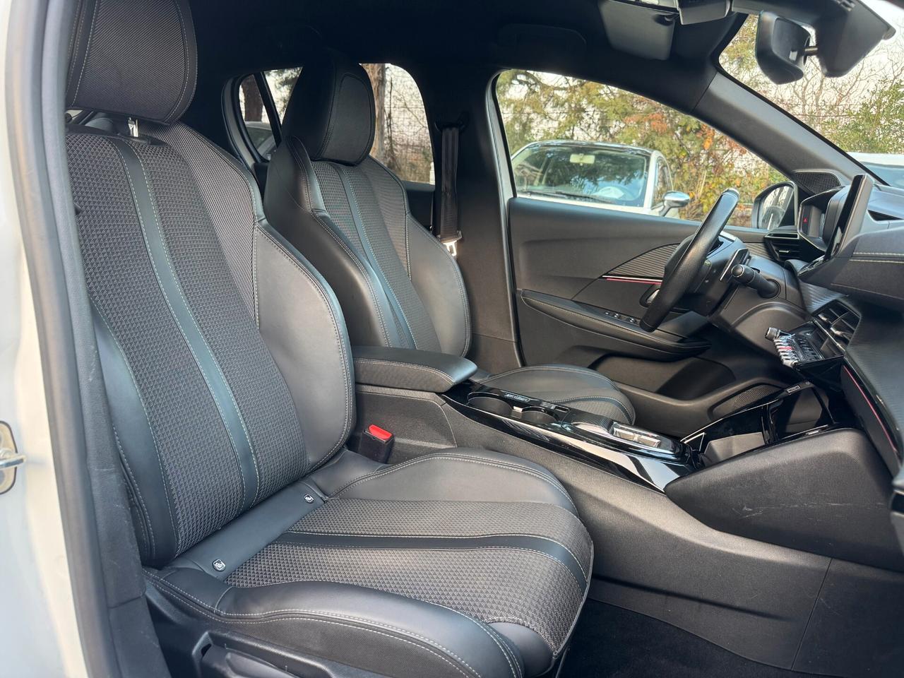 Peugeot 208 1.2 130CV Stop&Start EAT8 GT