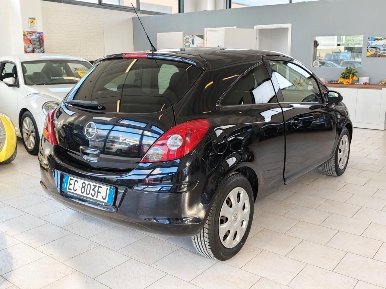 Opel Corsa 1.2 3 porte Club