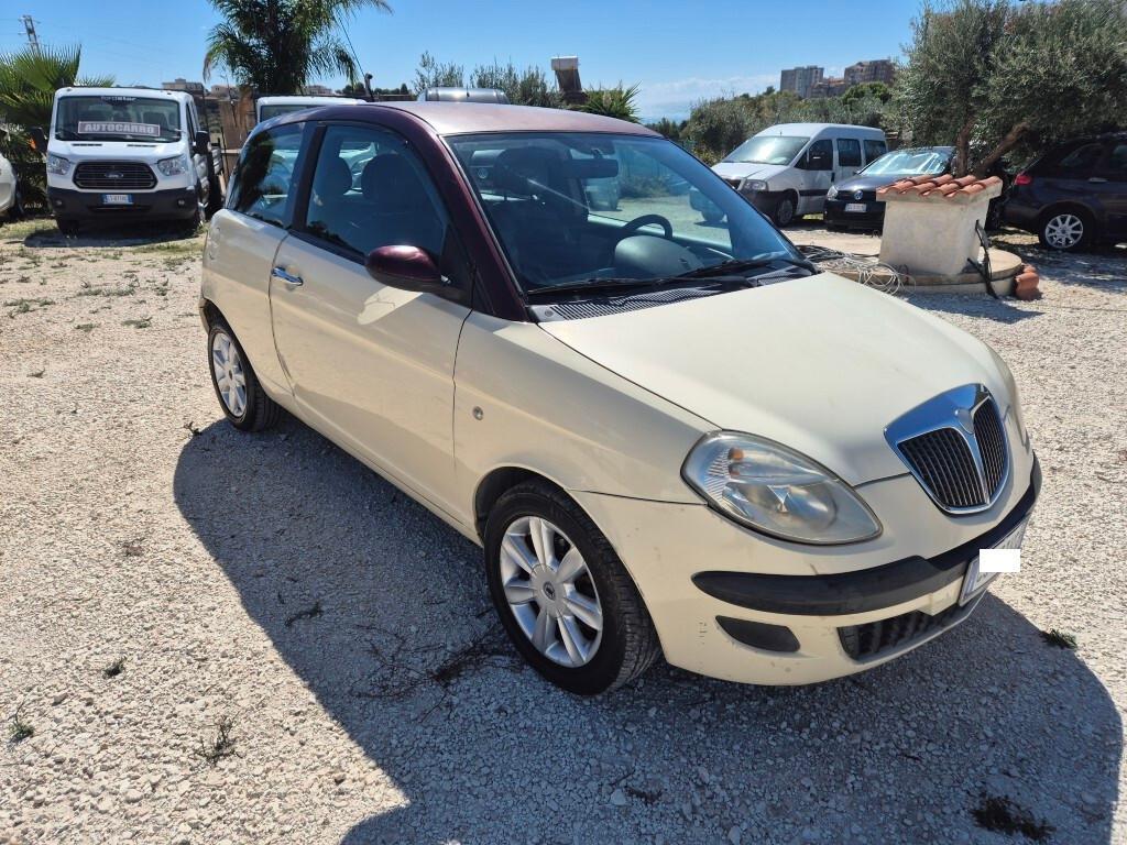 Lancia Ypsilon 1.3 Multijet 70CV Platino