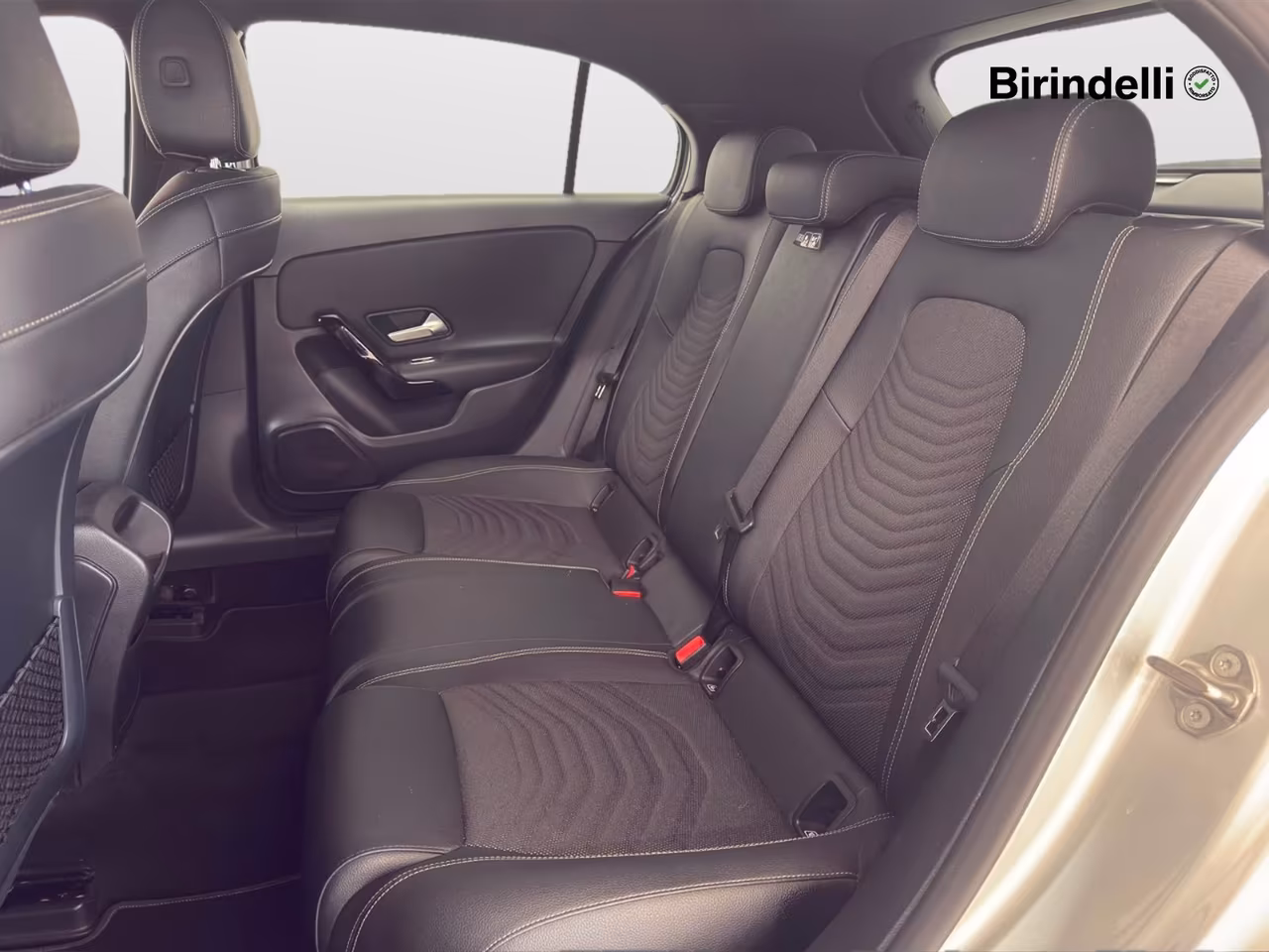 Mercedes-Benz Classe A (W177) - A 180 Automatic Business