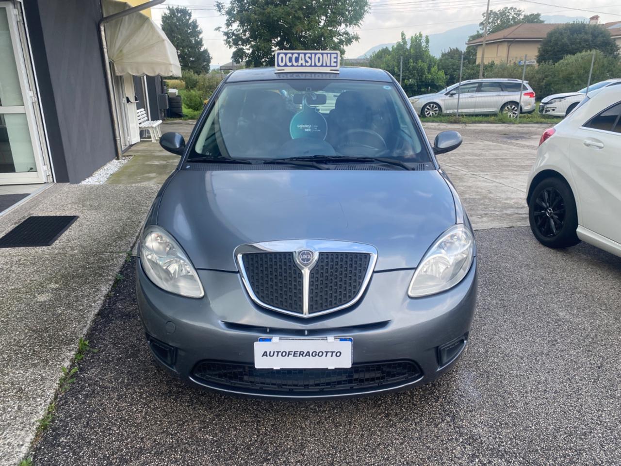 Lancia Ypsilon 1.2 Oro x neo patentati