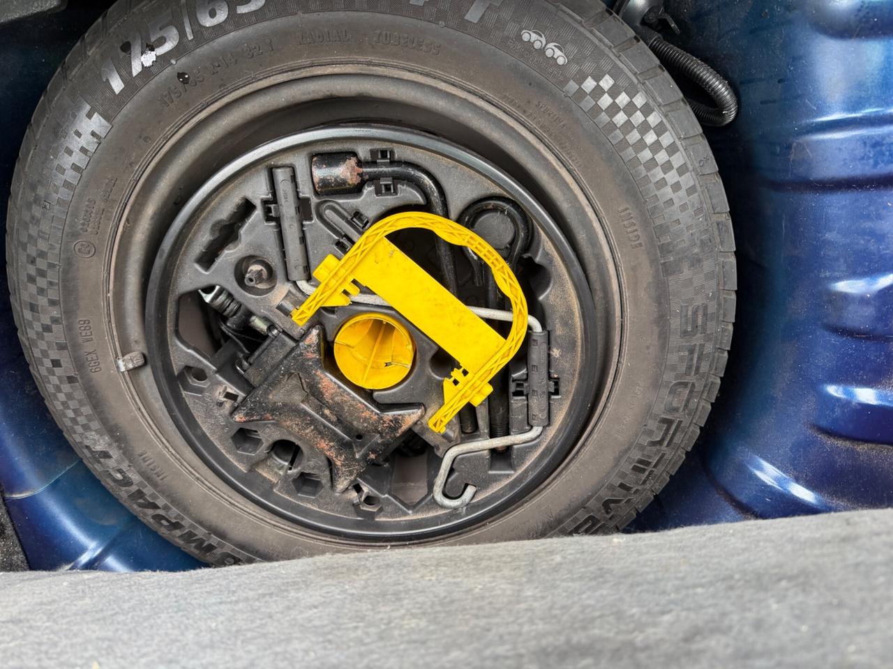 Renault Clio 1.2 BENZINA NEOPATENTATI CONSUMI BASSI