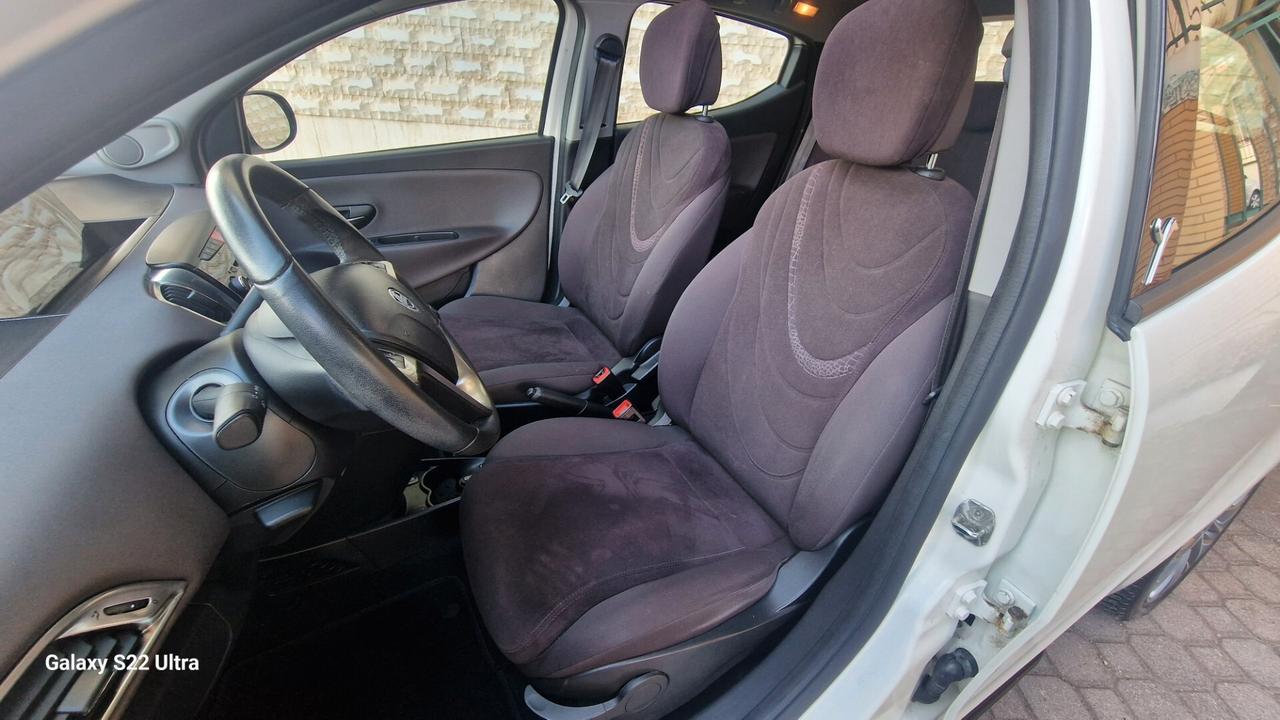 Lancia Ypsilon 1.2 69 CV 5 porte Platinum