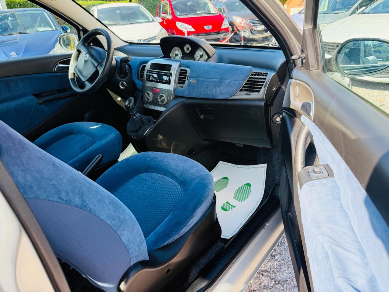 Lancia Ypsilon 1.2 8v Argento