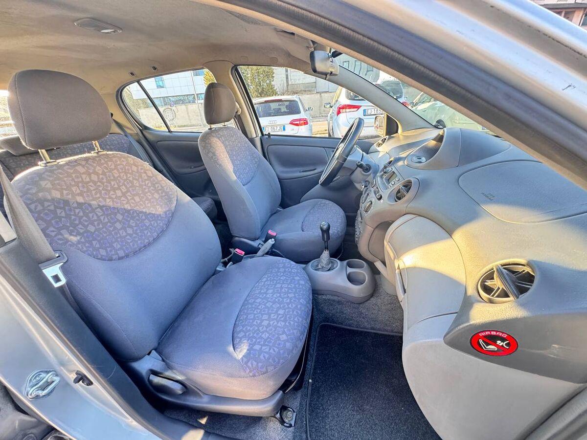 Toyota Yaris 5 Porte 1.3 Luna 5p