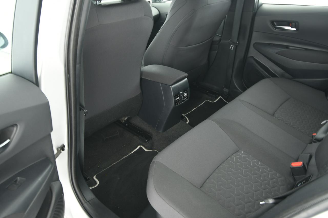 TOYOTA Corolla Touring Sports 1.8h Business cvt CAMERA+ACC+APP CONNECT