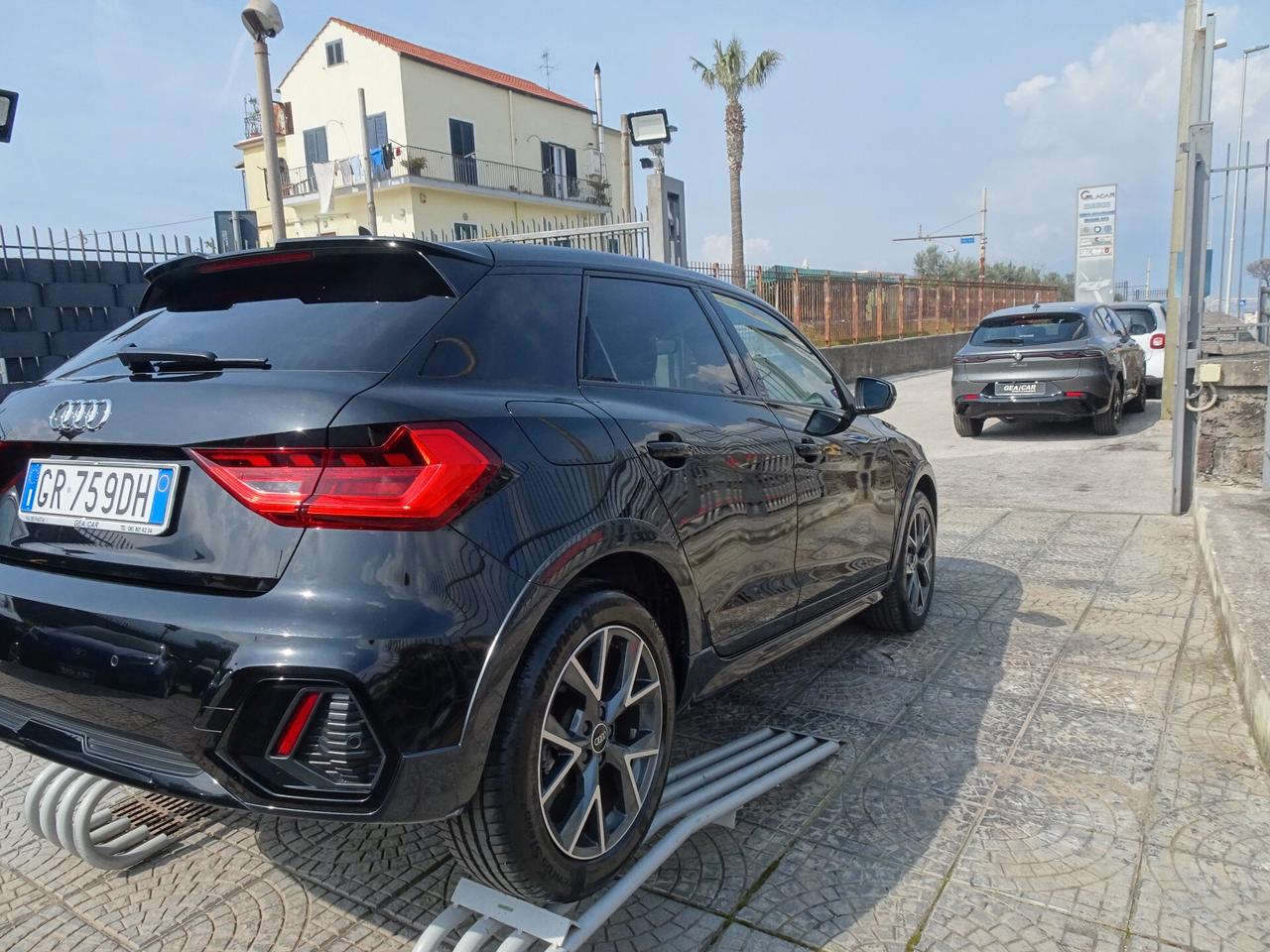 Audi A1 Allstreet 35 TFSI Identity Contrast