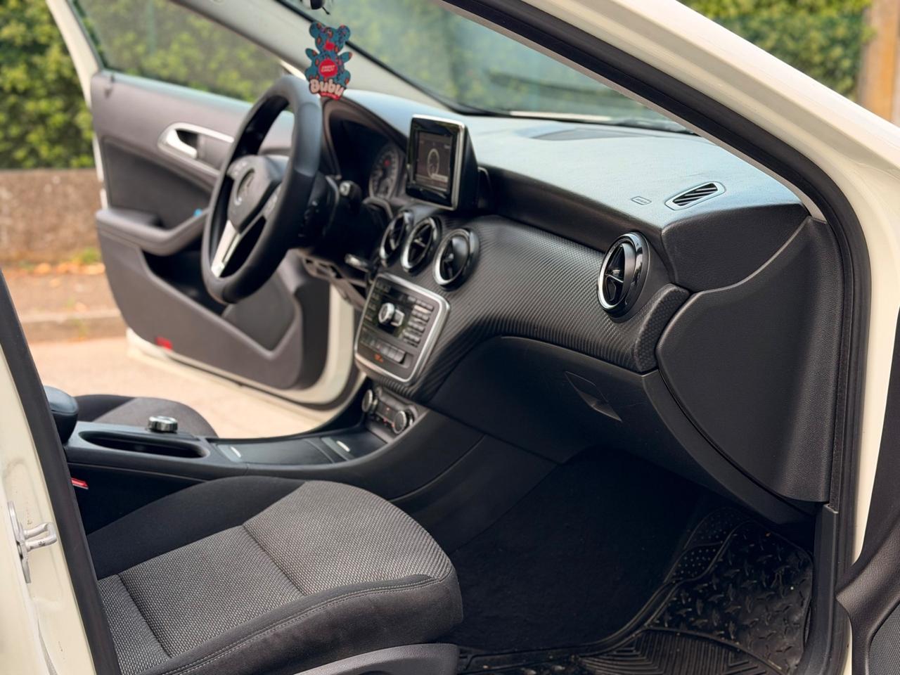 Mercedes-benz GLA 180 d Automatic Premium