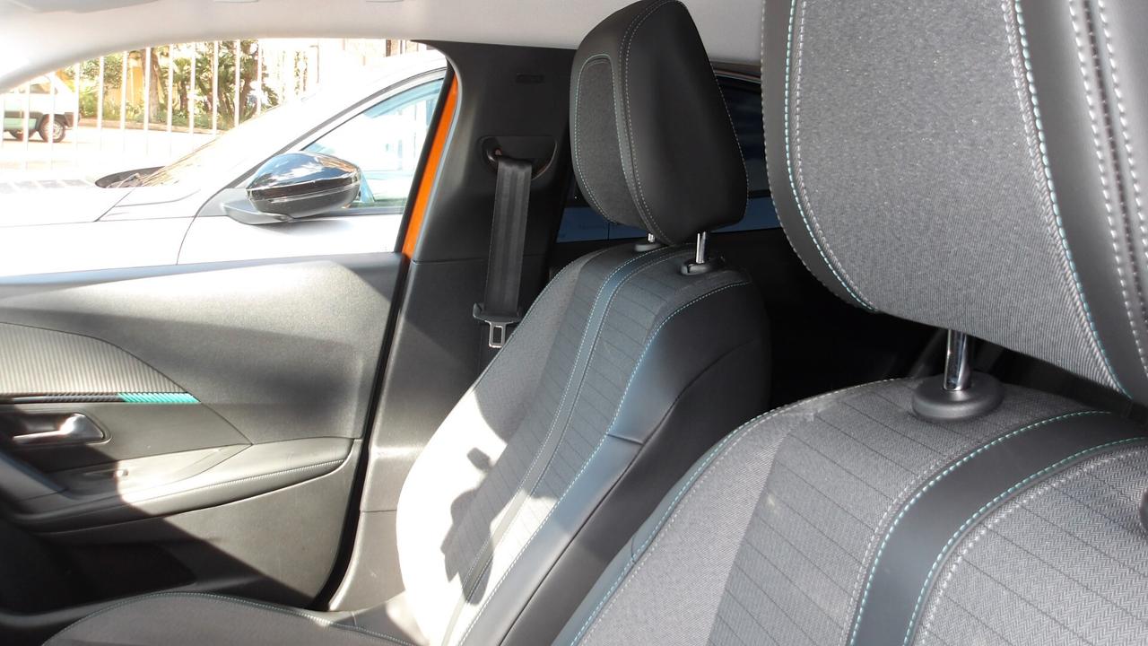 PEUGEOT 2008 1.2 BENZ-AUTO-RETROC-PREZZO PROMO!