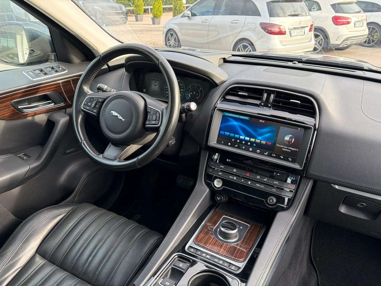 Jaguar F-Pace 2.0 D 180 CV Portfolio