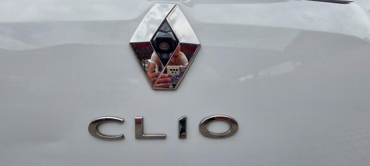 CLIO 1,5 DIESEL 90 CV DUEL NAVIGATORE LED CRUISE SENSORI X NEOPATENTATI IMPECCABILE