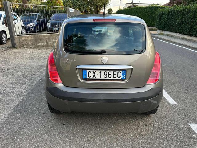 LANCIA Ypsilon 1.2 16V Platino