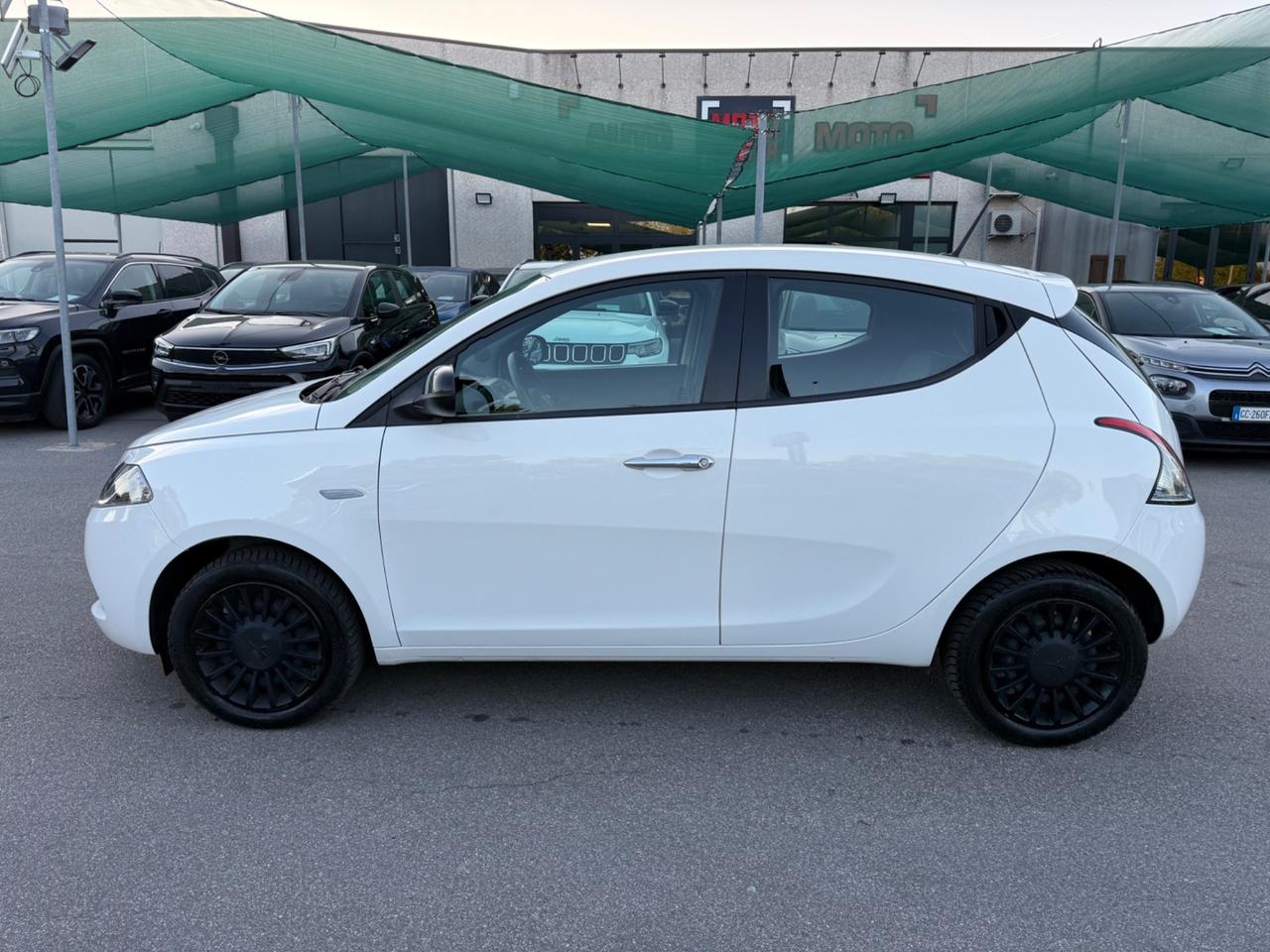 Lancia Ypsilon 1.0 69 Cv FireFly 5 porte S&S Hybrid Silver Plus