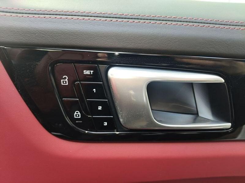 Porsche Cayenne Cayenne 3.0 tiptronic