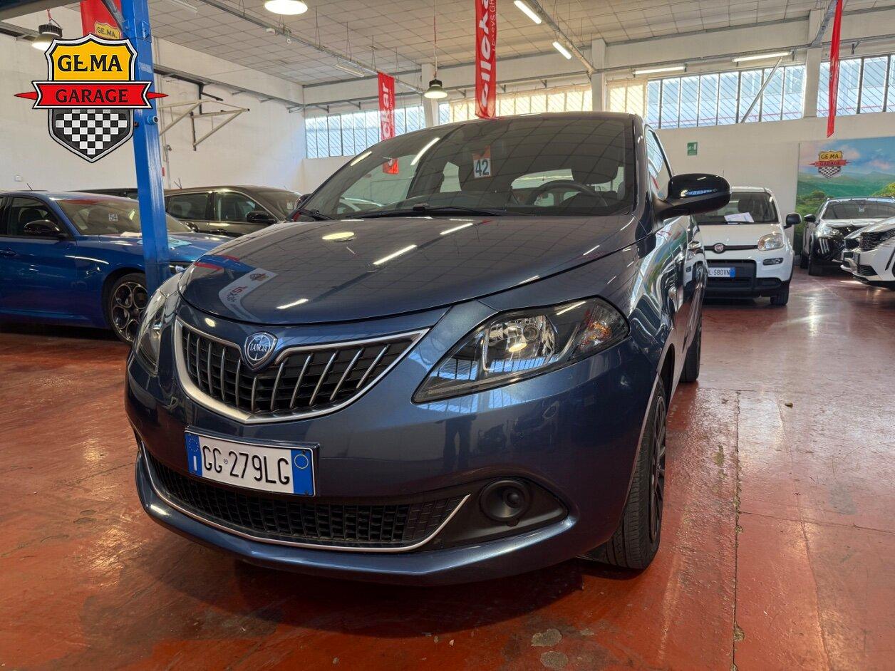 Lancia Ypsilon 1.0 firefly hybrid Silver s&s 70cv