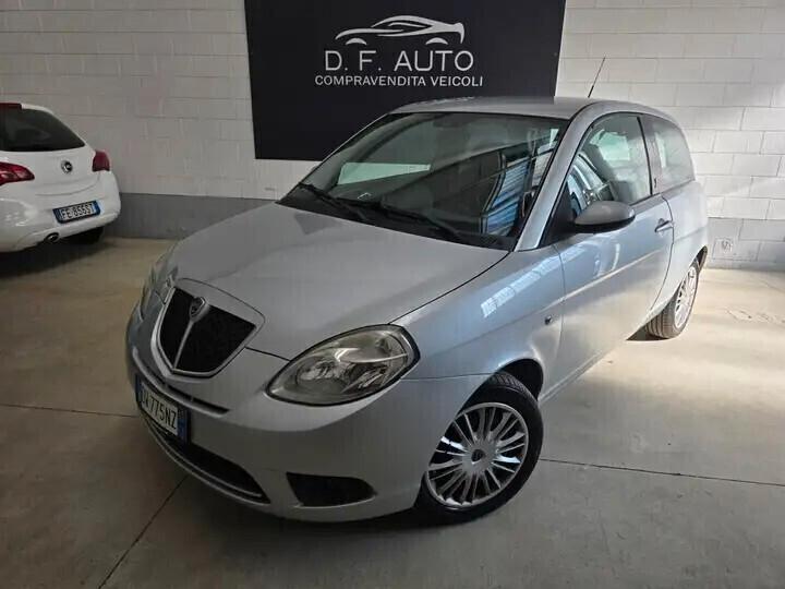 Lancia Ypsilon Neopatentati
