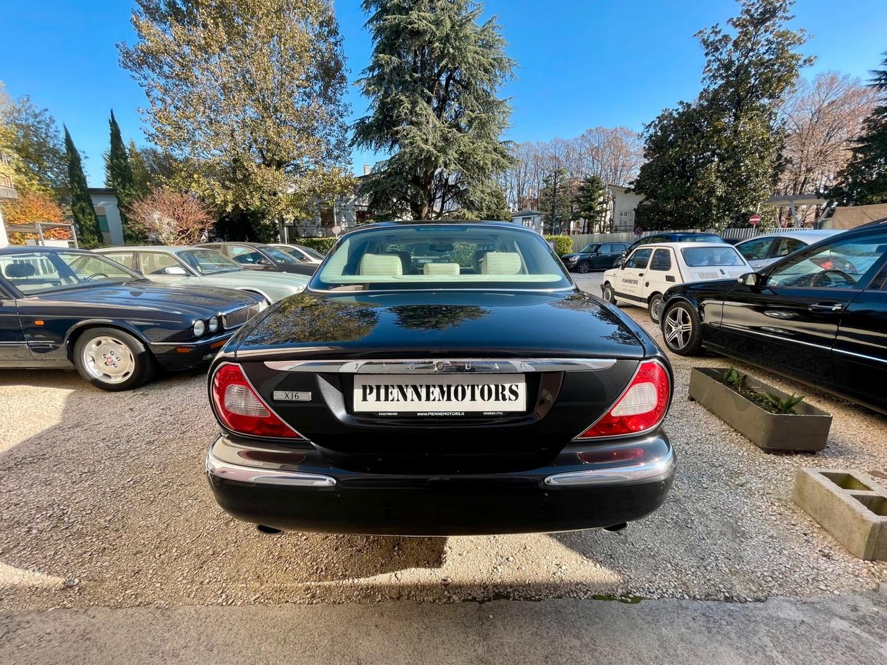 Jaguar XJ6 3.0 V6 238CVUNICOPROPRIETARIO