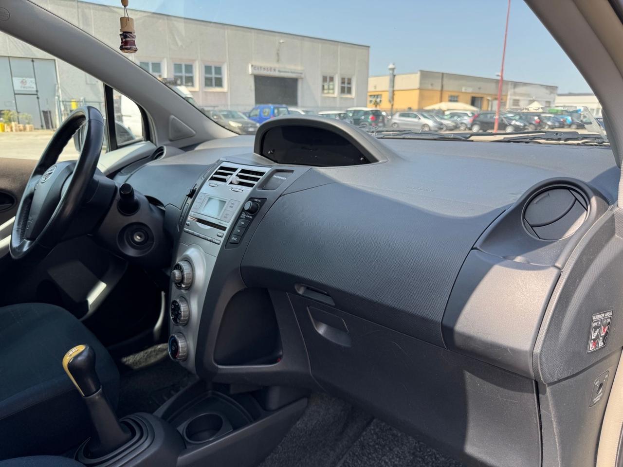 TOYOTA Yaris 1.0 5p SOL