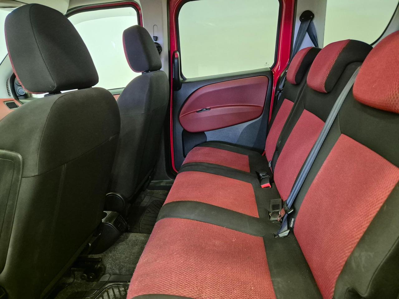 Fiat Doblo 1.6 mjt 16v Dynamic - UNIPROPRIETARIO - NEOPATENTATI - navi - sens. post.