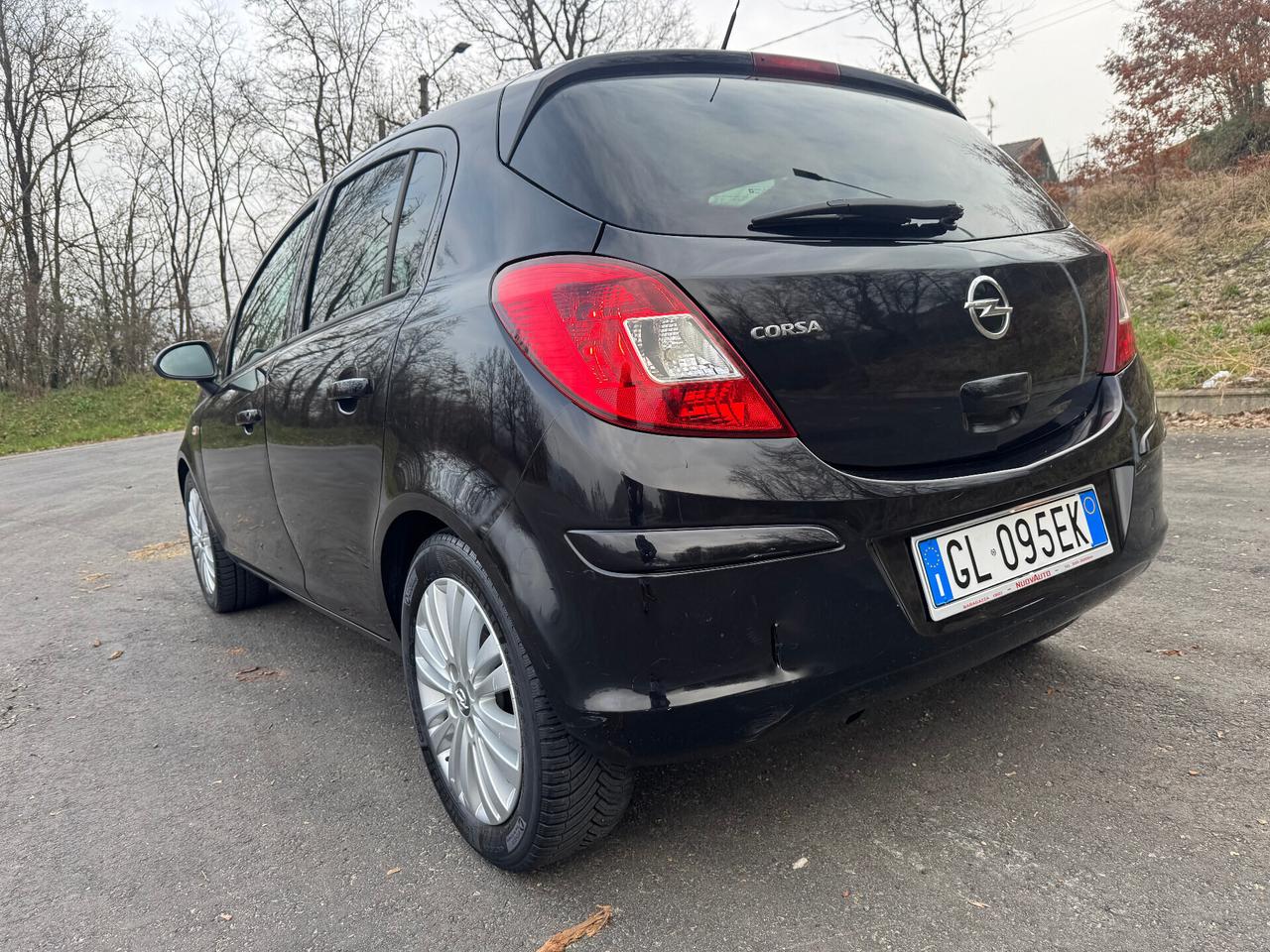 Opel Corsa 1.2 5 porte Club 10/2011