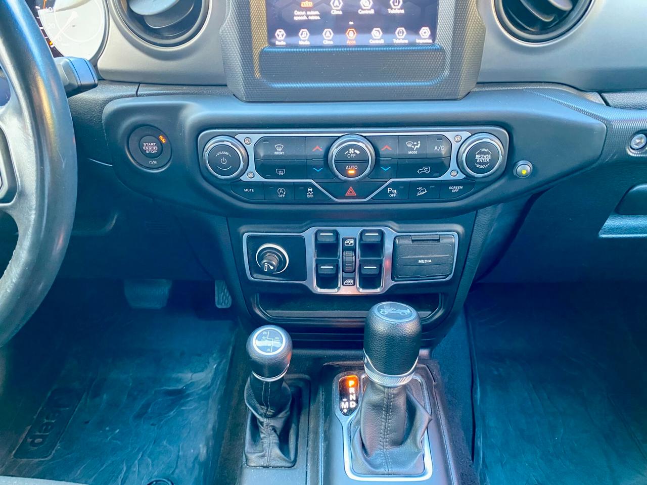 Jeep Wrangler Unlimited 2.0 Turbo Sport auto 272cv HARD TOP E SOFT TOP