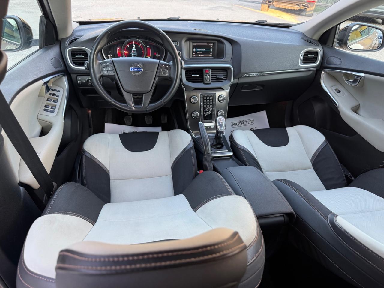 Volvo V40 Cross Country D2 1.6 Kinetic UNICO
