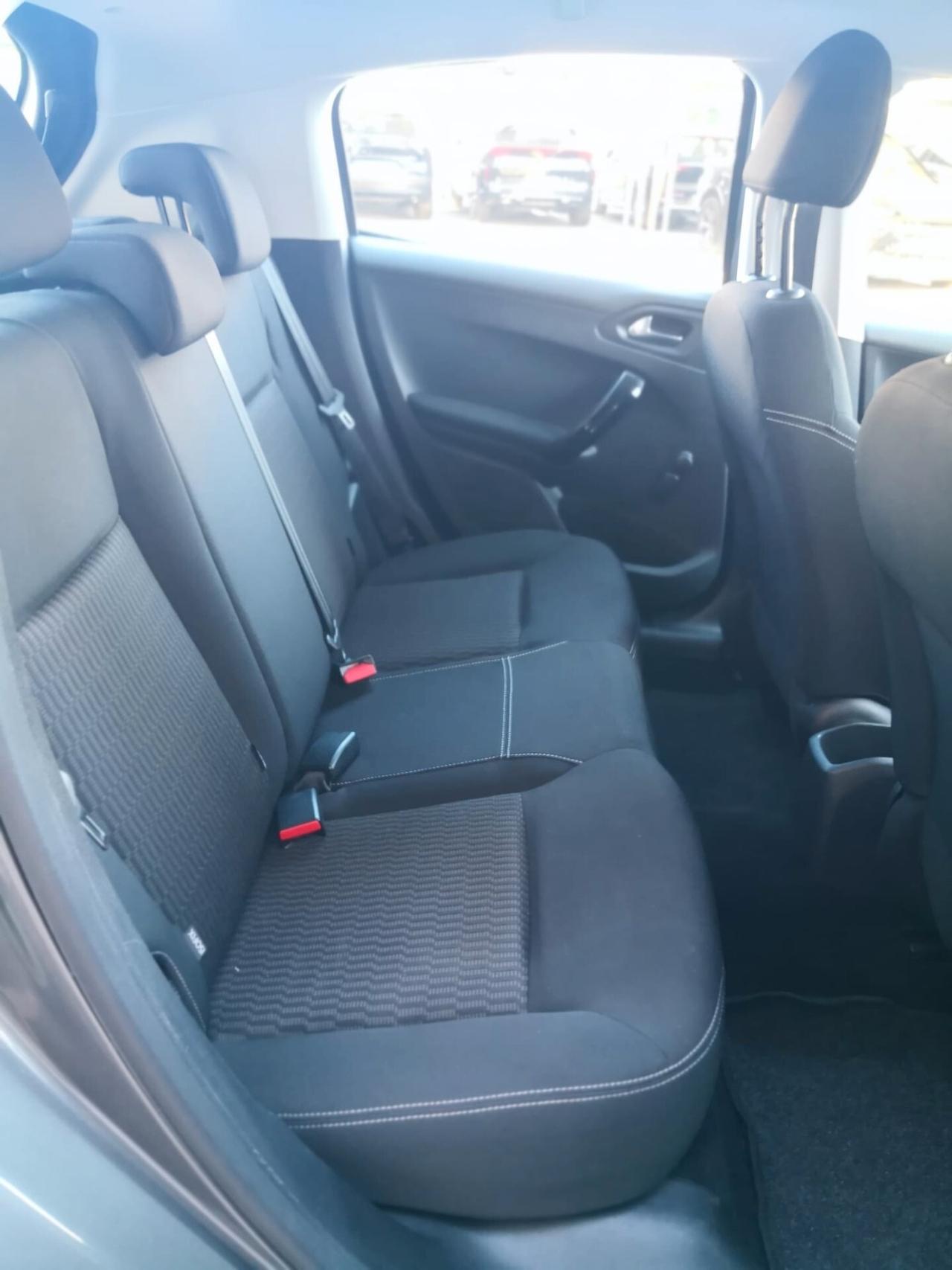 Peugeot 208 PureTech 1.2 82CV ***NEOPATENTATI***
