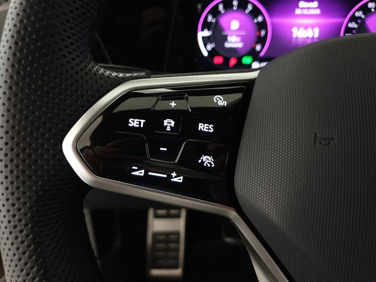 Volkswagen Golf 1.5 etsi evo r-line 150cv dsg