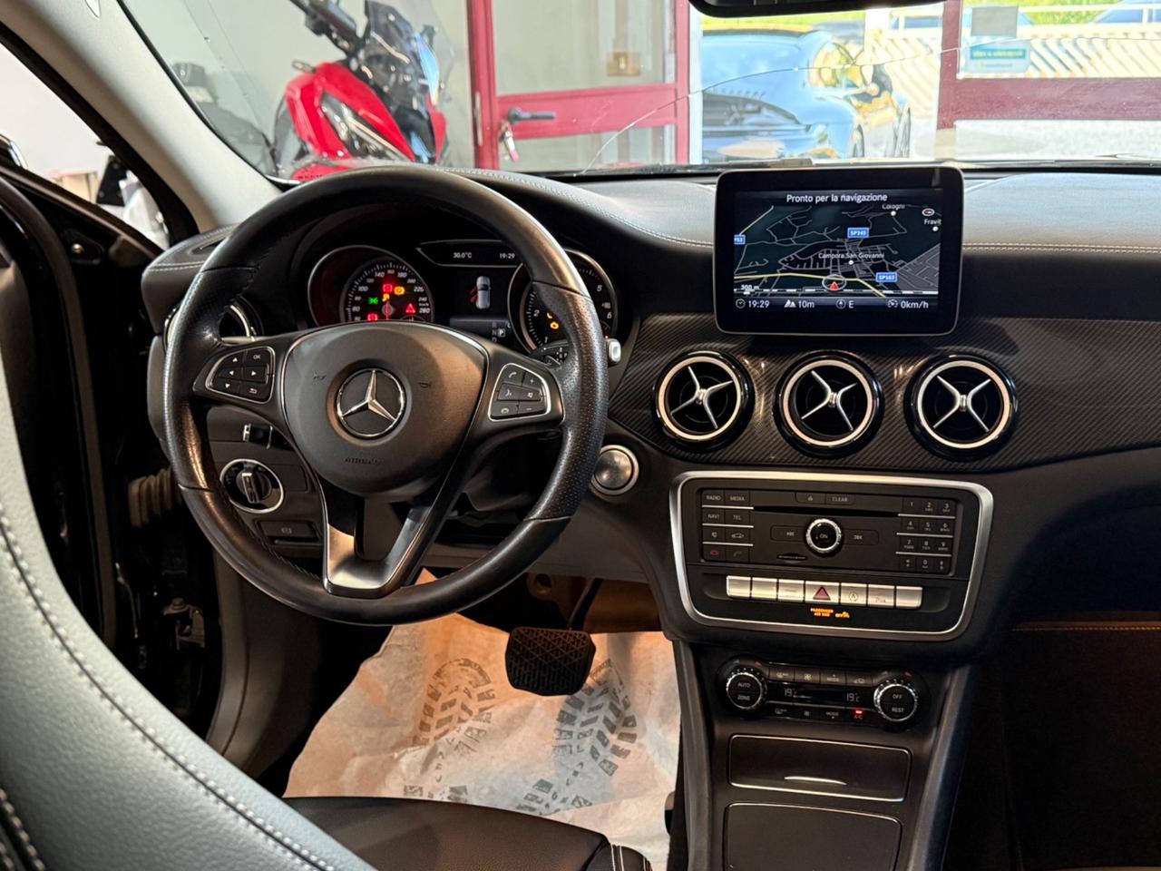 Mercedes-benz GLA 200 d Automatic Premium